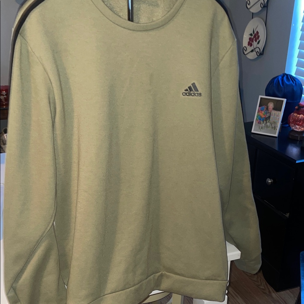Summer Sale Markdown Adidas Men Olive Green Sweatshirt Length 27”, Pit 2 Pit 22”